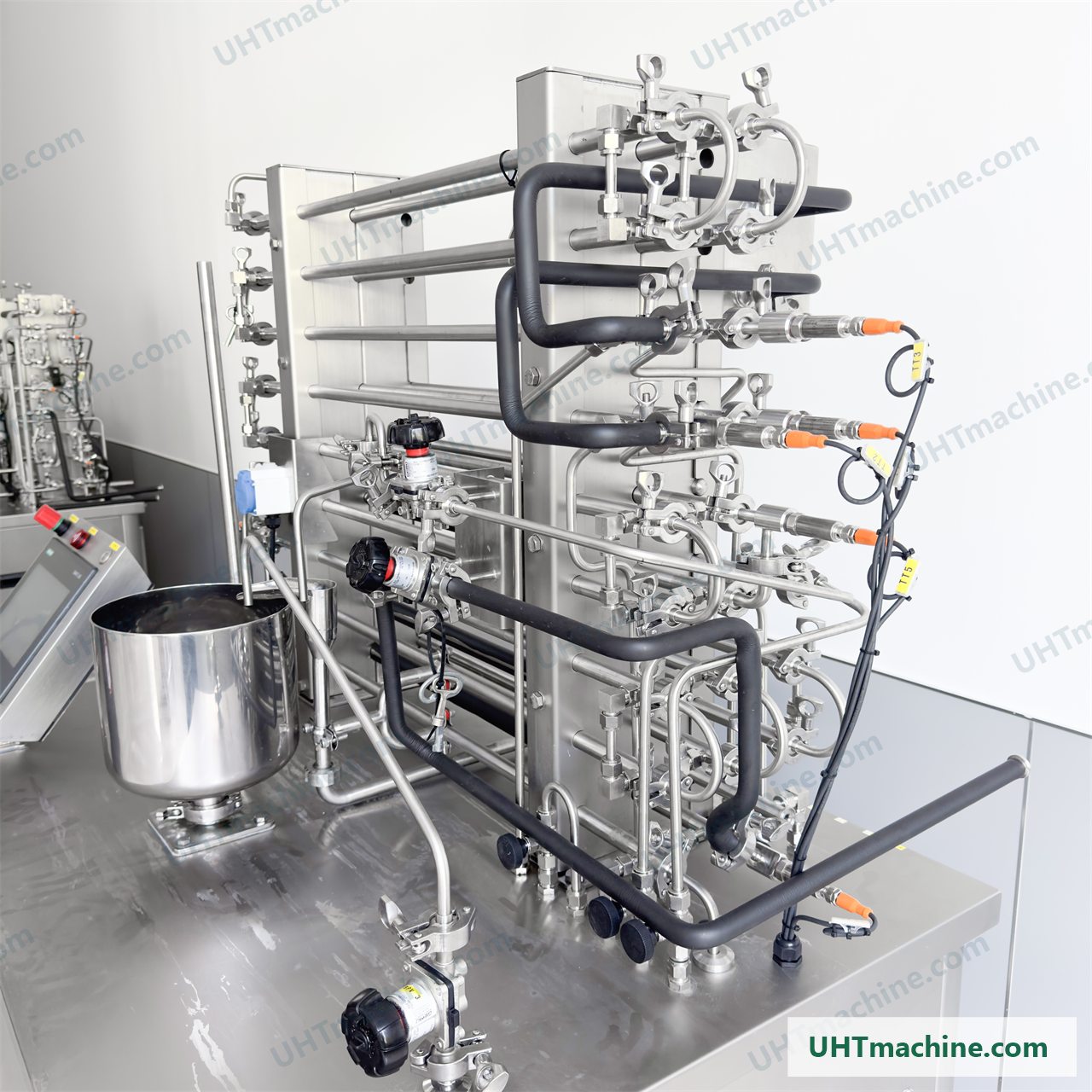 Lab UHT sterilizer for pilot-scale liquid food trials